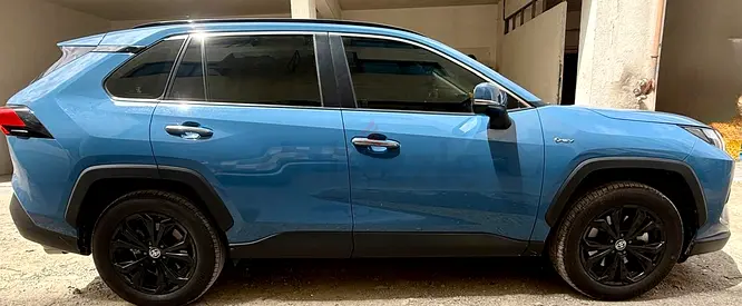 Toyota RAV4 Adventure Hybrid Full Option