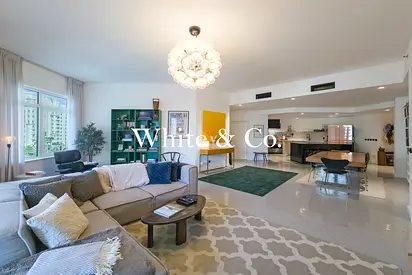 Upgraded | Vacant | Close To Mall & Park