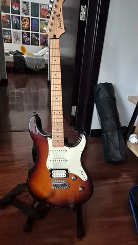 Yamaha electric guitar, amplifier and guitar stand