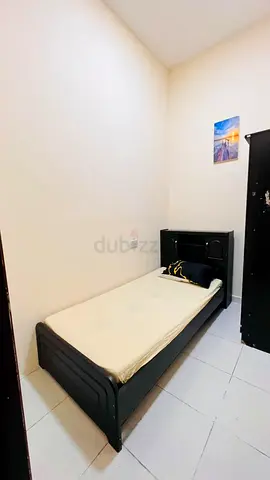 Partition for Men in Karama Ready to Move In | Direct Owner Listing