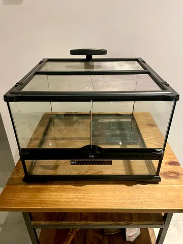 Exo-Terra Reptile Terrarium - Great condition!