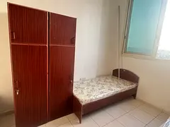 Abu Dhabi mussafah Shabiya  M10 executive bed space families living good building close to Etihad
