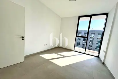 Spacious 1BR | Semi Closed Kitchen | Balcony