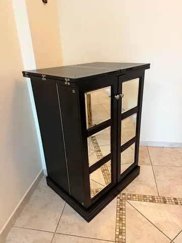 Home bar with counter top