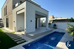 3 Bedrooms | Single Row | Upgraded