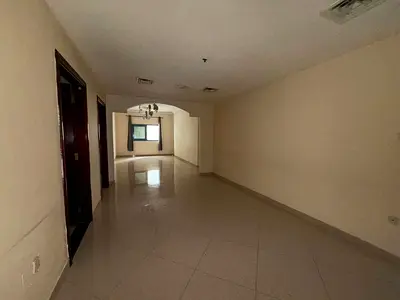 أفخم شقة غرفة وصالة مع خزائن بالحائط بلكونة موزع مع باركن مجاني و اطلالة مفتوحة مع تسهيلات في الدفع جدا ممتازة بتشطيب سوبر ديلوكس