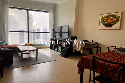 Rented unit | Spacious 1 Bedroom | Study