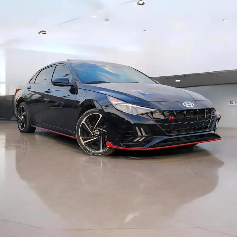 Hyundai Elantra 2023 — photo 1 of 19