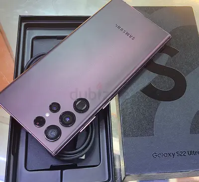 Samsung Galaxy S22 Ultra with original box and charger - excellent condition