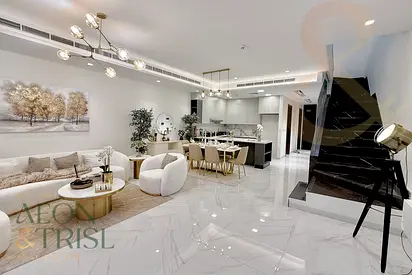 Spacious 4 Bedroom Townhouse | Large Layout