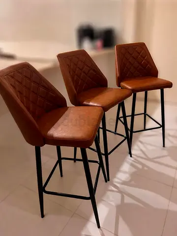 Modern High-Quality Bar Stools (Like New)