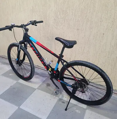 Trinx mountain bike 27.5 size. Italy