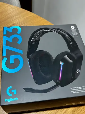 Logitech G733 Wireless Gaming headset ( never used )
