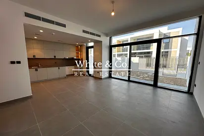 3BR | Family Townhouse | Available Now