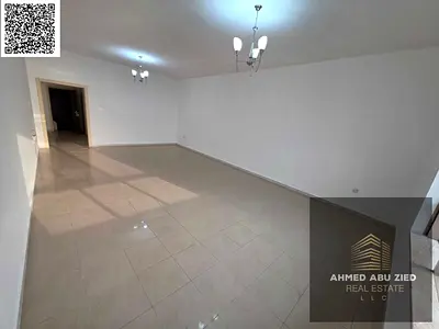 اكبر وارقي شقه ثلاث غرف وصاله كورنيش عجمان مباشرة,3حمام,بلكونة اطلاله بحريه,خزائن حائط,تكييف مركزي,شهر مجاني,غرفه ماستر,