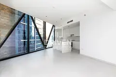 Modern Apt | Large Layout | Up to 4 Chqs