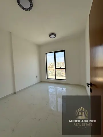 للإيجار السنوي اول ساكن - في الحميدية 1  عجمان - غرفتين وصالة - 2 حمام  – عرض خاص مع شهر مجاني - بلكونة  - خزائن بالحائط - مع سهولة الوصول لمخرج دبي