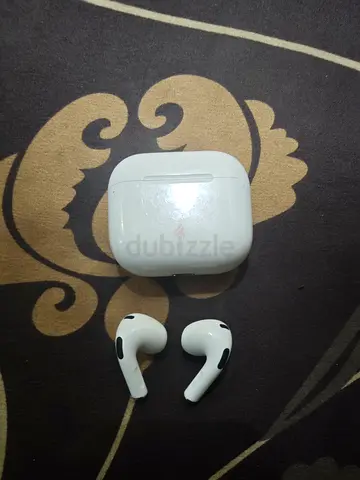 Apple AirPods 3 with Charging Case