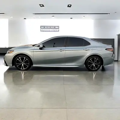 2020 Toyota CAMRY — фото 3