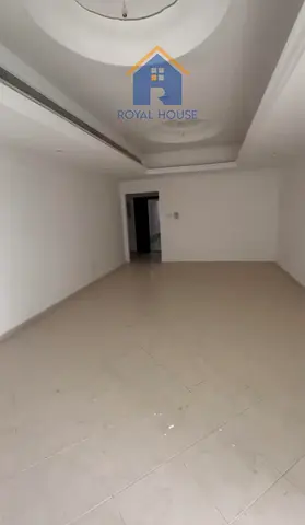 للبيع ثلاث غرف نوم اطلاله بحريه بالكامل بالخان