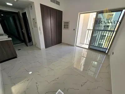12 CHEQUES | SPACIOUS | IDEAL STUDIO