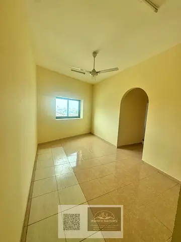 شقة غرفتين وصالة للإيجار في الراشدية 1 – مساحة واسعة وبلكونة خاصة