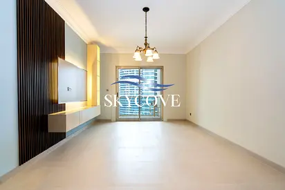 Stunning 2BR + Maids | Upgraded | Lake Views