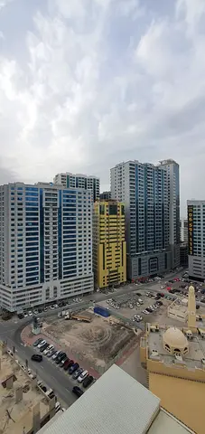 *للإيجار غرفتين وصاله إطلالة خلفية مفتوحة مع بلكونة في الخان موقع مميز*