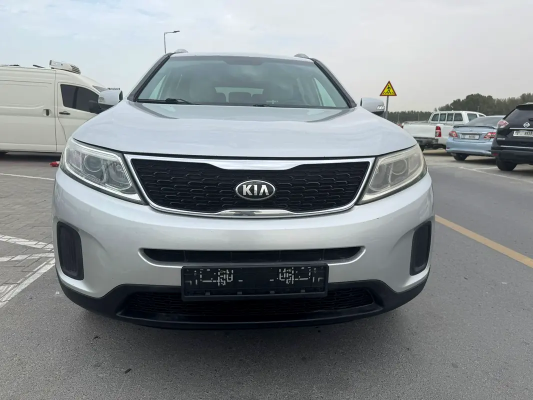 Kia Sorento 2015 — photo 1 of 20
