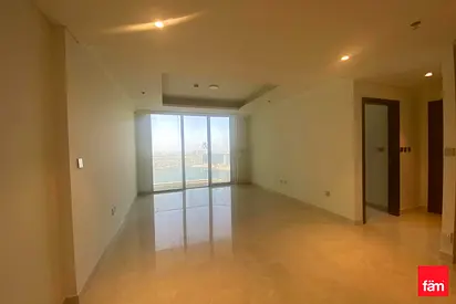 Modern Apt. I Fully fitted kitchen I Private Beach