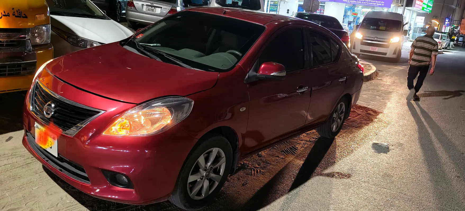 Nissan Sunny 2014 — photo 1 of 3