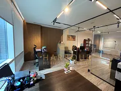 Fitted Office W Glass Partation Ready To Move