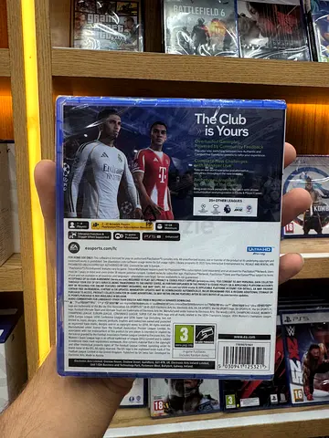 FIFA football game (PS5) - used with case
