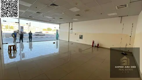محل في الروضه 1 بمساحه 760 قدم علي الطريق الرئيسي علي شارع الشيخ مكتوم بن راشد للايجار السنوي - موقع مميز جدا - قريب من شارع شيخ عمار و جميع الخدمات