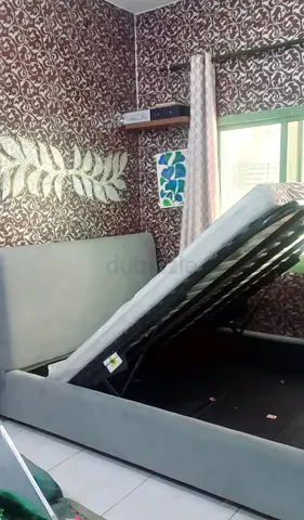 Hydraulic Storage Bed with Mattress – Queen Size (150×200) – Urgent Sale