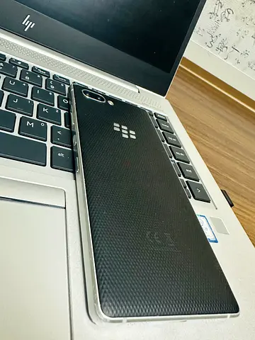 BlackBerry Key 2 64GB SILVER NEAT  Clean Condition