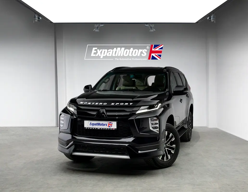Mitsubishi Montero Sport 2023 — photo 1 of 20