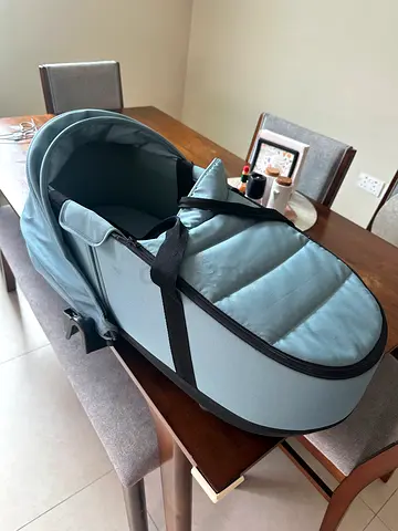 Light blue portable baby bassinet/carrycot - used