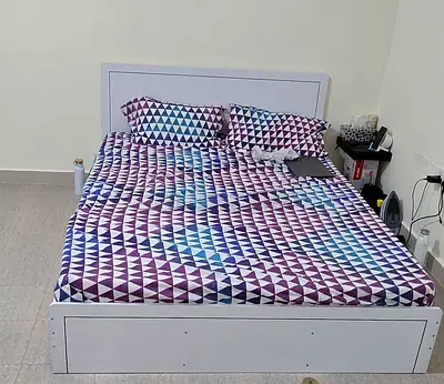 Home box Queen size bed with mattress 2 month used only urgent sell