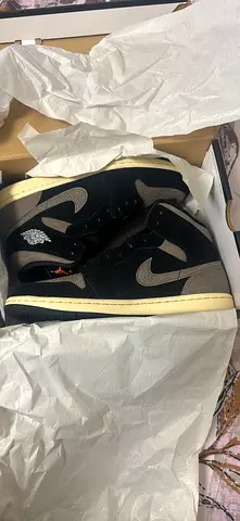 Jordan 1 mid