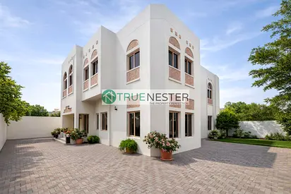 Luxury 6-Bedroom Villa | Umm Al Sheif