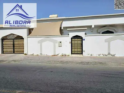🏡 فيلا للإيجار – الروضة 3 فيلا مميزة للإيجار في منطقة الروضة 3، موقع هادئ ومطلوب وقريب من جميع الخدمات، مناسبة جدًا للعائلات.  تفاصيل الفيلا: