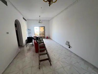 غرفتيين وصالة \ مساحات واسعة \ بلكونة باطلالة مفتوحة \ بناء عائلي \ تسهيلات في السداد \ بدون تامين \ موقع حيوي \ قريب من الديوان الاميري