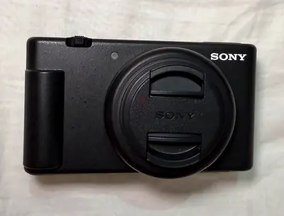 Sony ZV-1F Vlogging Camera – Excellent Condition + Accessories