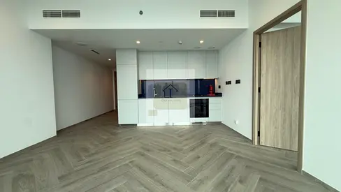 High Floor | Canal View | VOT
