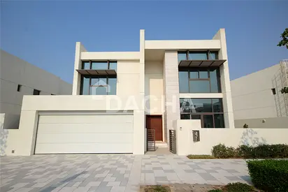 Contemporary Home | Walk to Lagoon | Vacant