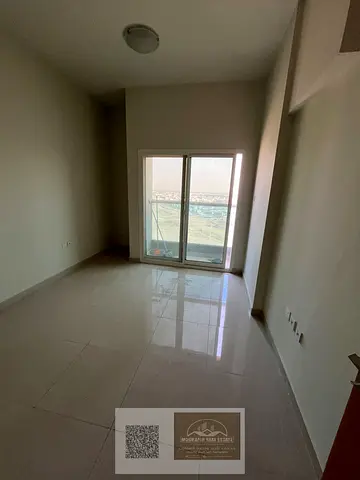 شقة غرفتين وصالة مع بلكونة وتشطيب ممتاز في موقع مثالي للإيجار في Gulf Tower – فرصة سكن مميزة.