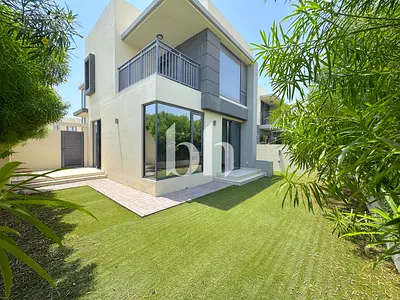 Private Location | True Corner | Landscaped