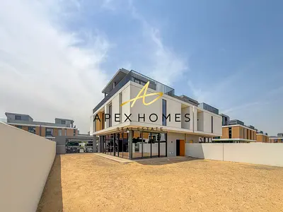 Vacant 5BR Villa | June AR3 | Huge Plot