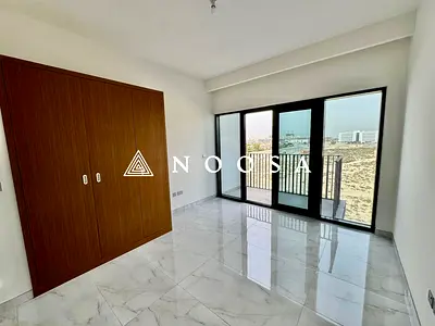 Vacant | Modern Studio | Open View